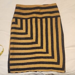 Stylish Black and Tan Geometric Skirt